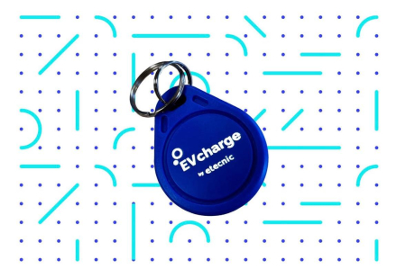 Llavero inteligente RFID de Etecnic en color azul para la activación de puntos de recarga EVcharge, diseñado para un acceso rápido y sencillo al cargador de vehículo eléctrico.