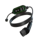 Dispositivo compacto que permite cargar el vehículo eléctrico desde enchufes convencionales, ideal como solución flexible o de emergencia. De color negro, con luces verdes i pone Wottz
