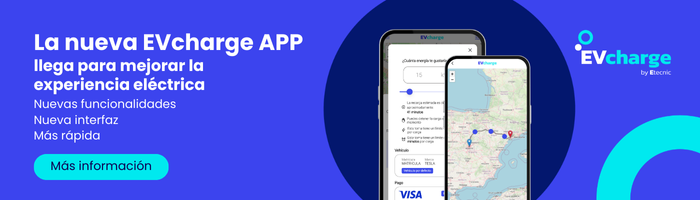 Banner promocional de EVcharge que muestra una aplicación para mejorar la experiencia electrica de cargar los coches, con nuevas funcionalidades, nueva interfaz i más rápida. También aparece un mapa en un smartphone sobre un fondo azul.